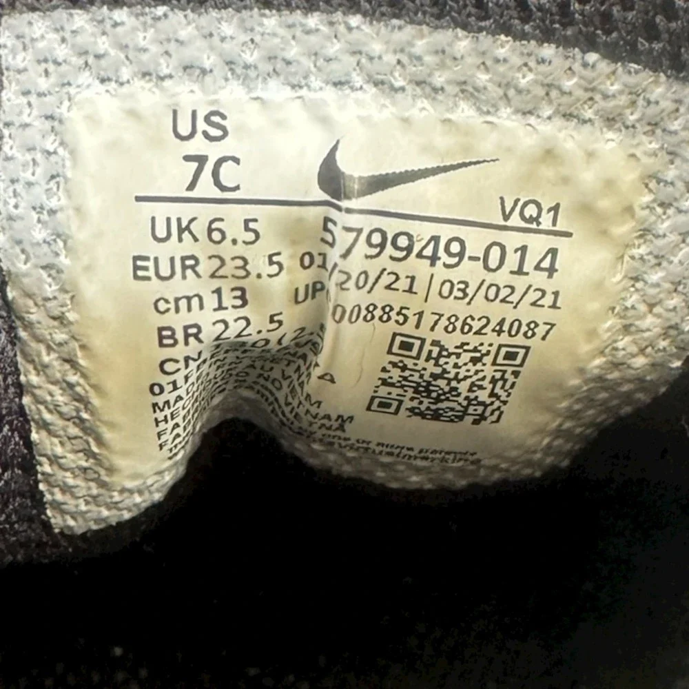 Nike Kids Black Velcro Athletic Sneakers Shoes Size 7C